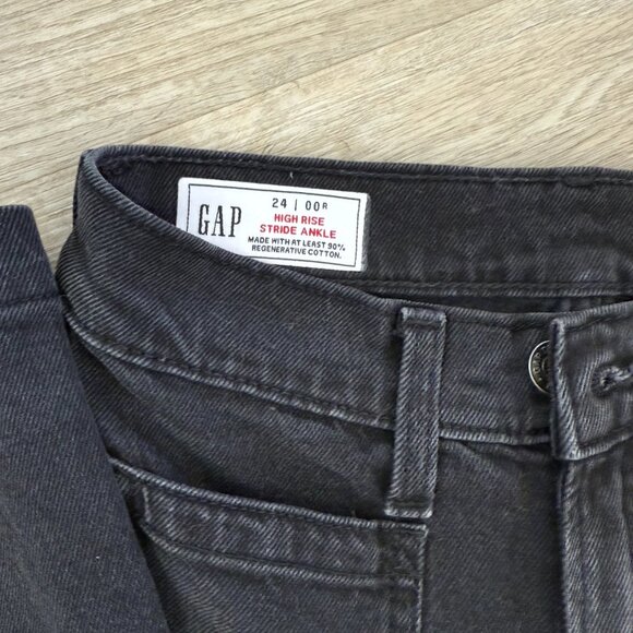 GAP | High Rise Stride Wide-Leg Ankle Jeans | Black | 24/00 - Picture 3 of 3